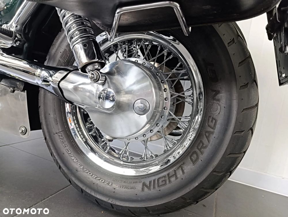 Suzuki Intruder - 14