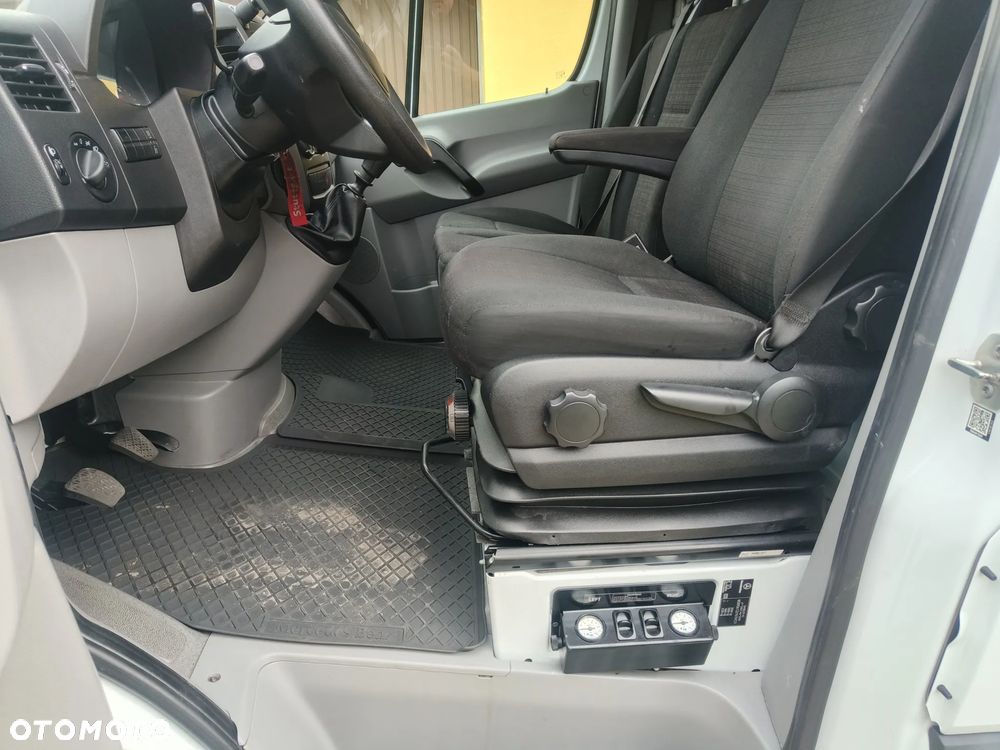 Mercedes-Benz Sprinter - 39