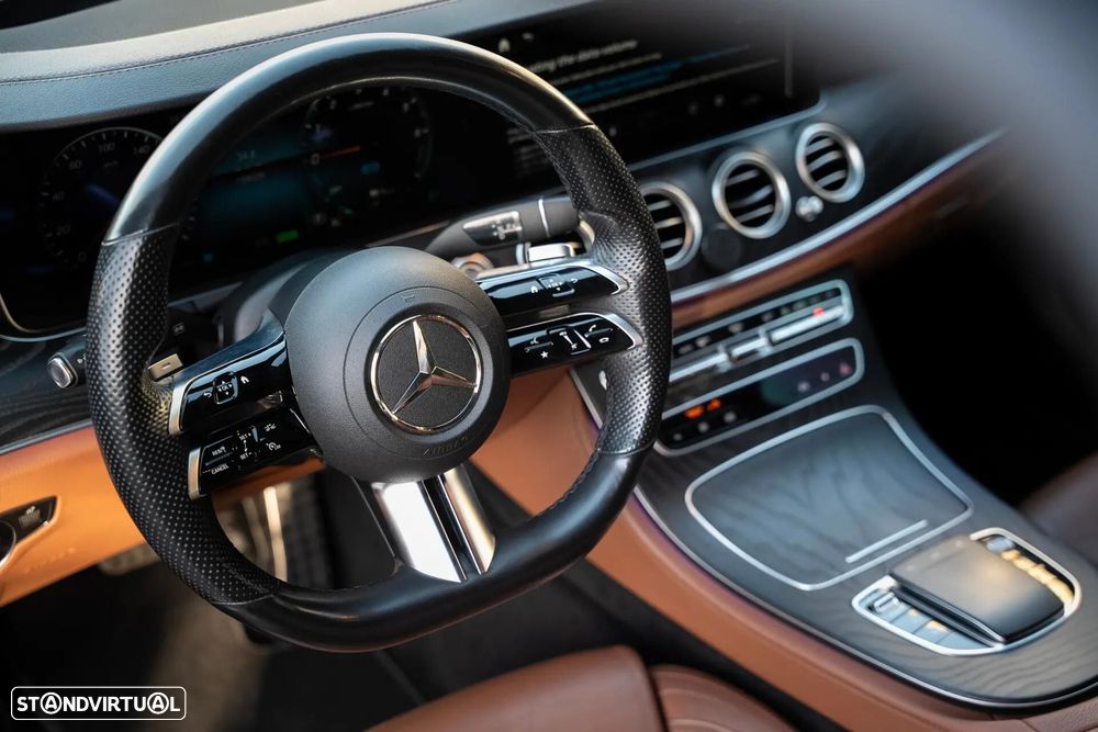 Mercedes-Benz E 300 de 4Matic 9G-TRONIC AMG Line - 24