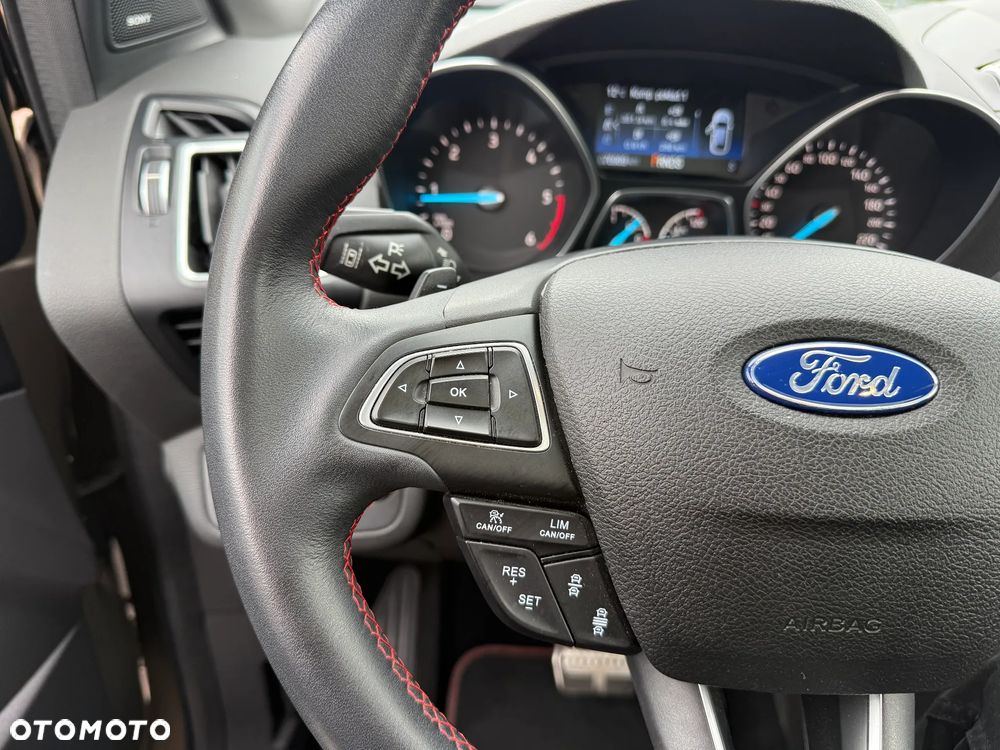 Ford Kuga 2.0 TDCi AWD ST-Line - 37