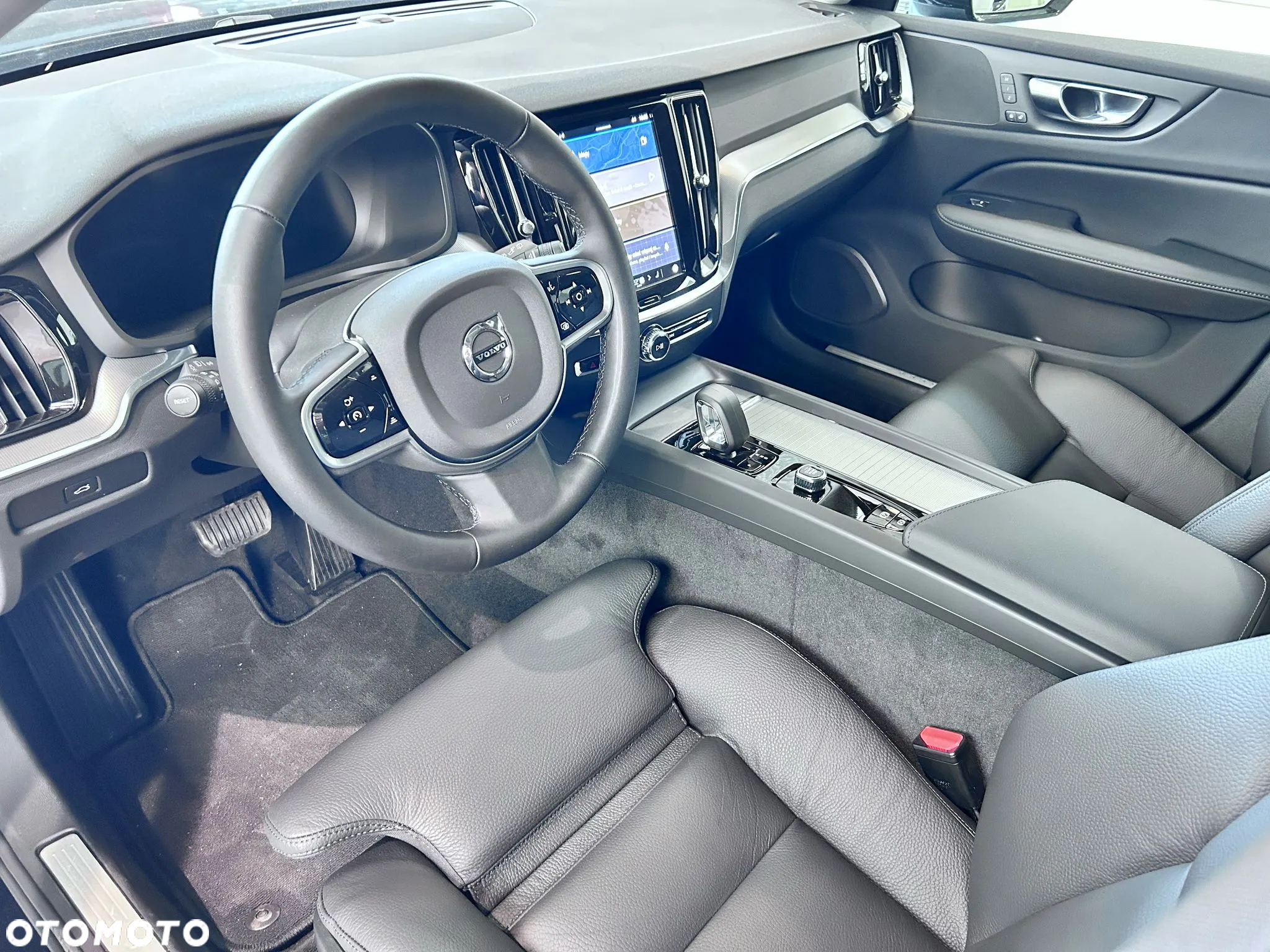Volvo V60 B4 B Plus Dark - 12