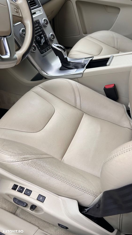 Volvo XC 60 D4 AWD Geartronic Momentum - 7