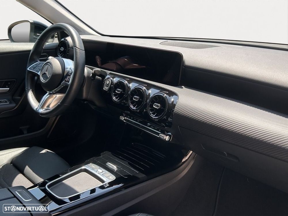 Mercedes-Benz A 250 — fotografia 12