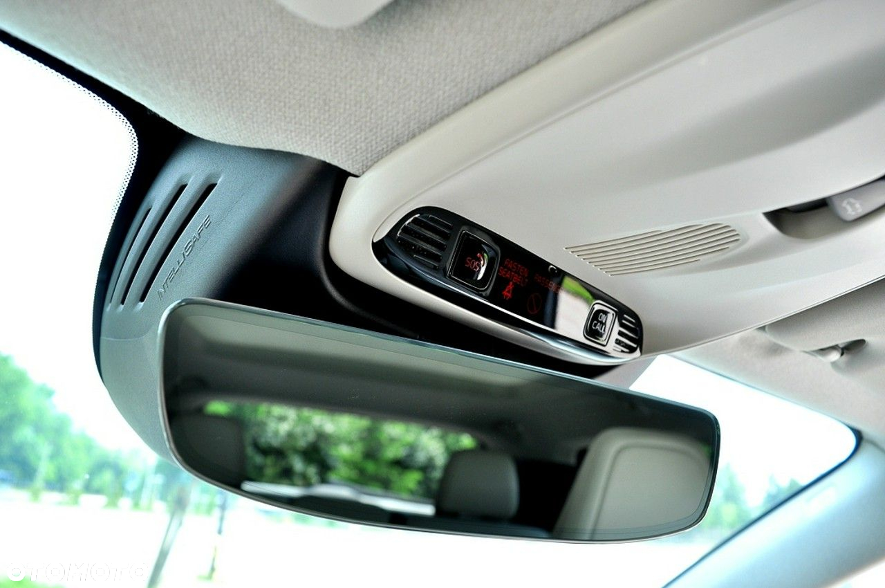 Volvo XC 40 D3 AWD Momentum - 32