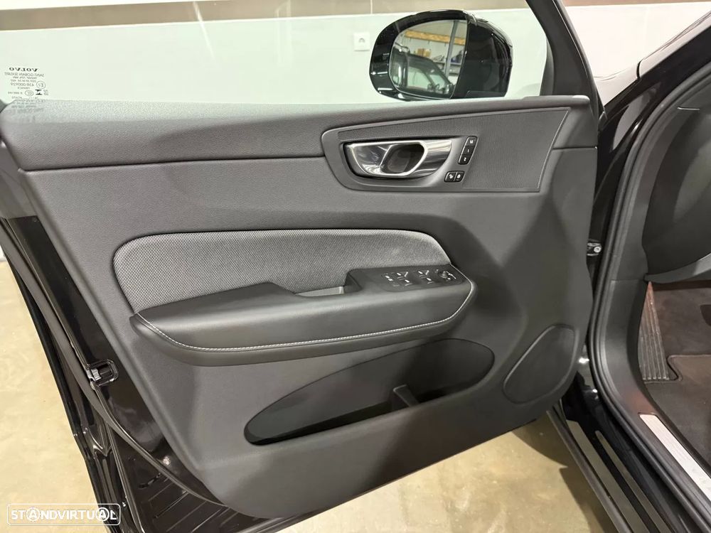 Volvo XC 60 2.0 T6 PHEV Black Edition - 15