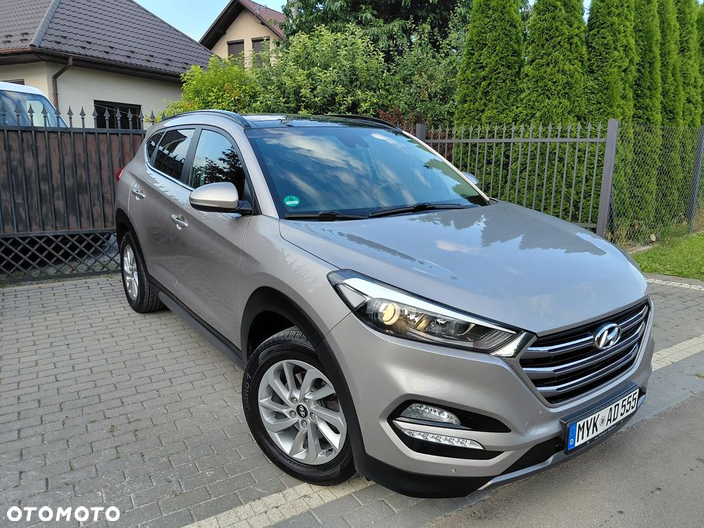 Hyundai Tucson 2.0 CRDI BlueDrive Style 2WD - 16