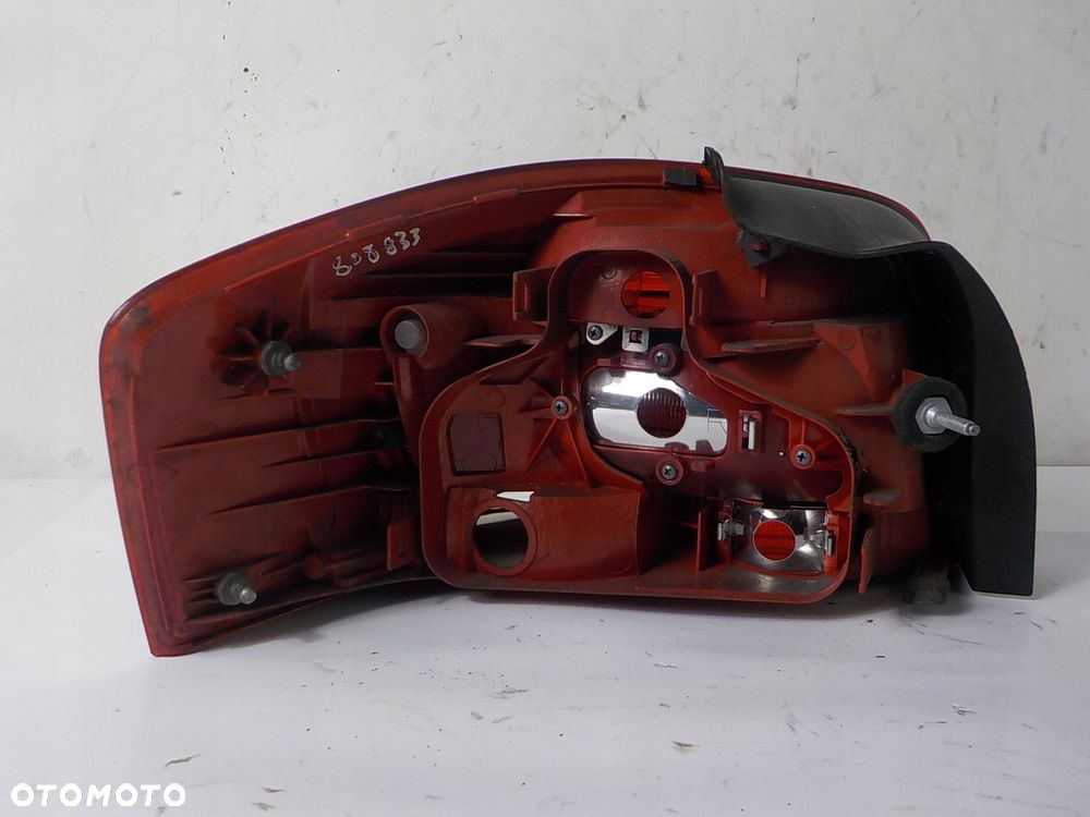 AUDI A3 II 8P LIFT LAMPA PRAWA TYŁ TYLNA UK 8P4945096E - 3