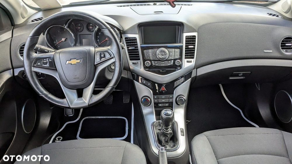Chevrolet Cruze - 22