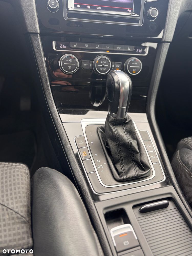 Volkswagen Golf 2.0 BlueTDI DSG Comfortline - 10