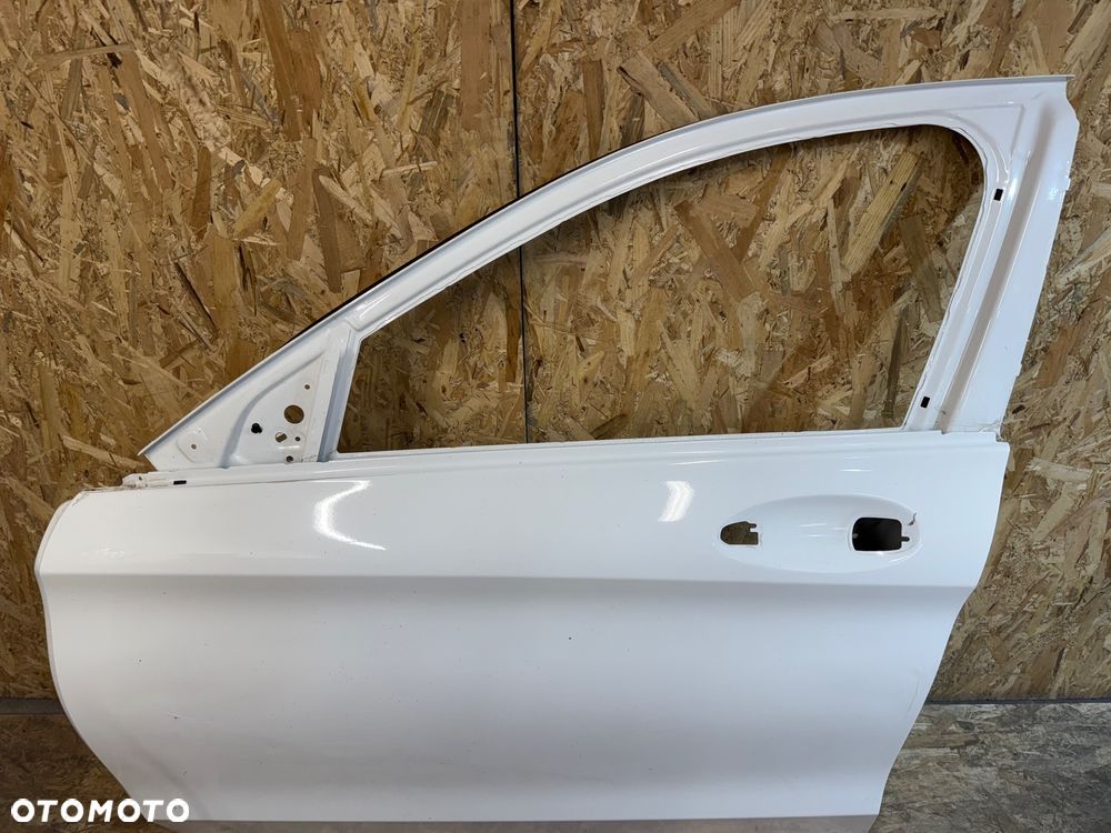 Przednie lewe drzwi Mercedes c klasa 205 - 2