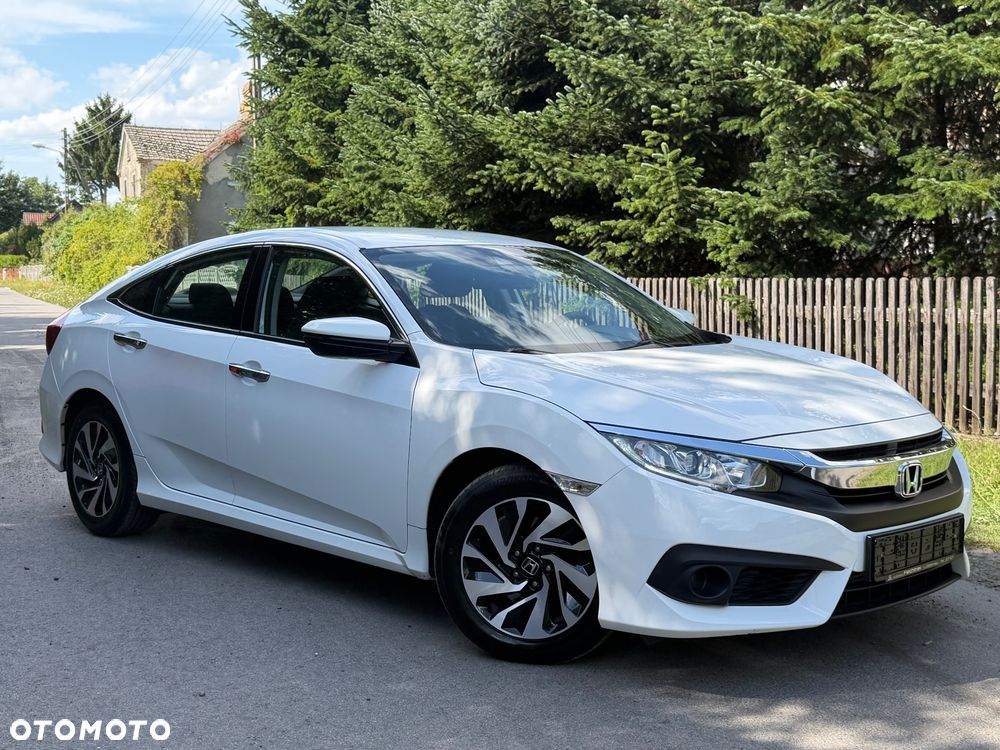 Honda Civic 1.5 i-VTEC Turbo CVT Elegance - 2