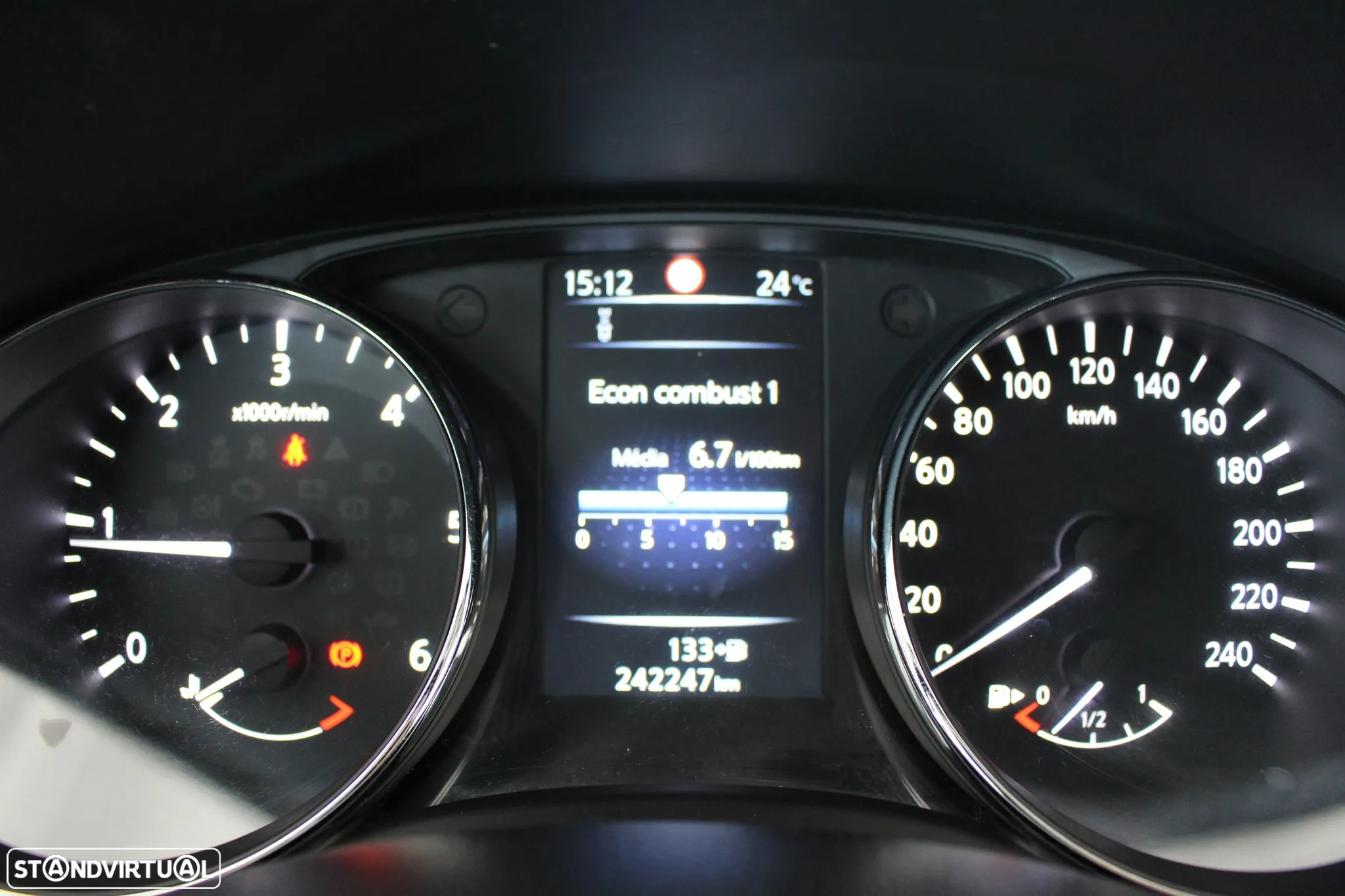 Nissan Qashqai 1.5 dCi N-Connecta - 25