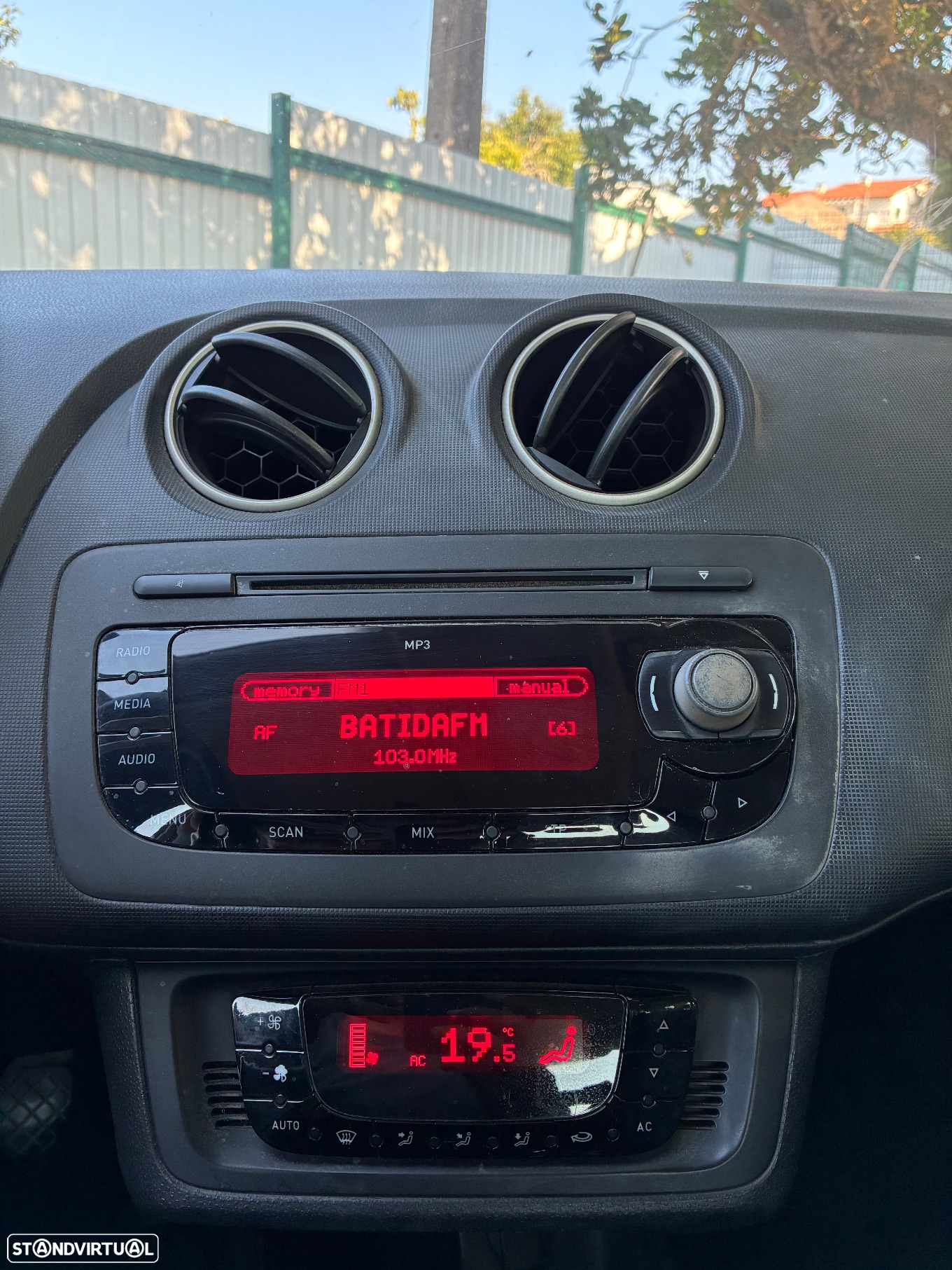 SEAT Ibiza 1.6 TDI 25 Anos DPF - 8