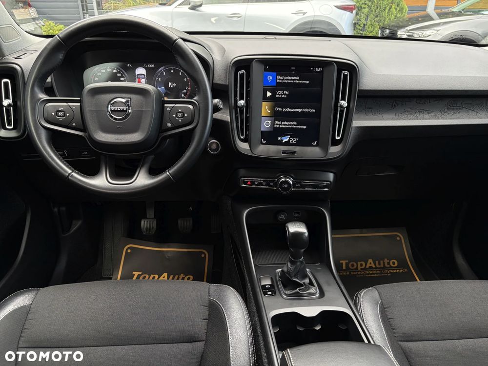 Volvo XC 40 T3 Momentum - 32