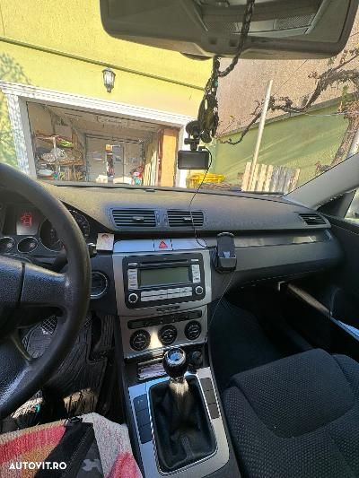 Volkswagen Passat - 4