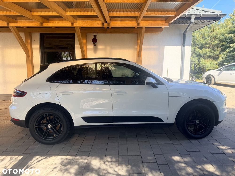 Porsche Macan Standard - 1