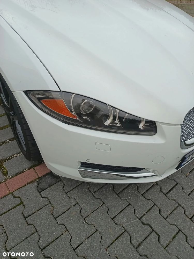Jaguar XF 2.0 T Luxury - 36