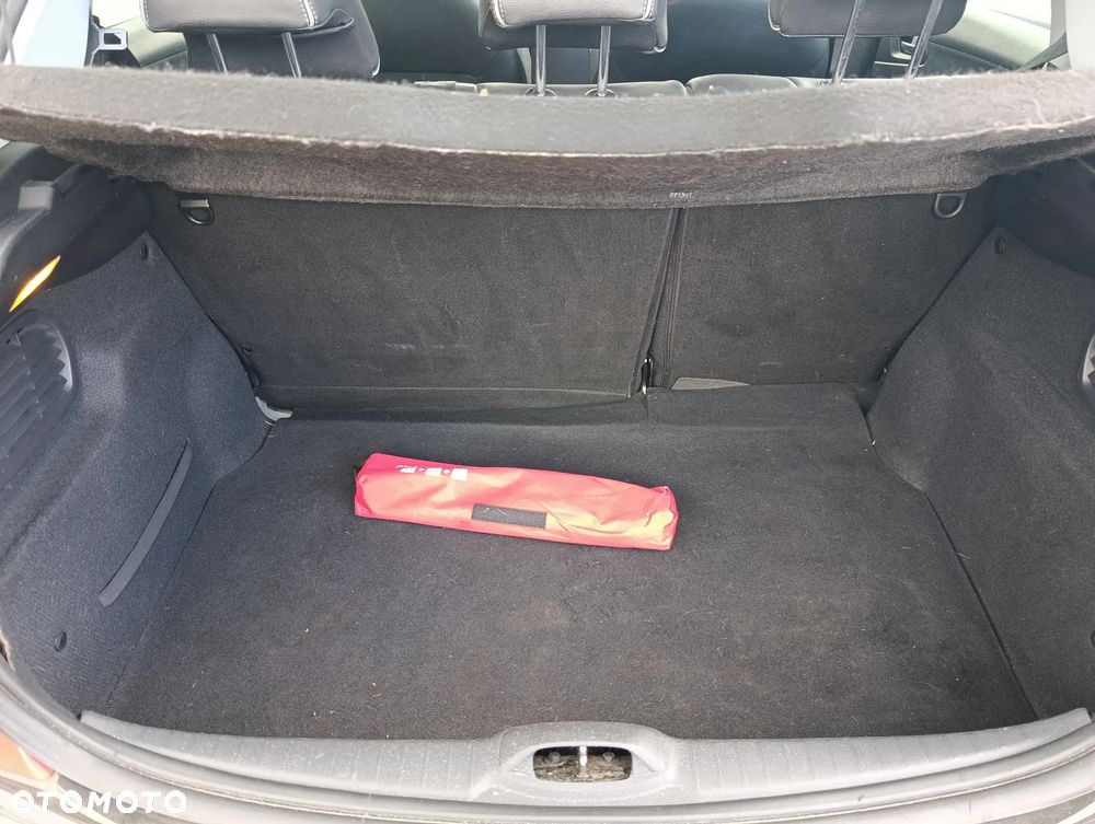 Peugeot 208 82 VTI Allure - 16