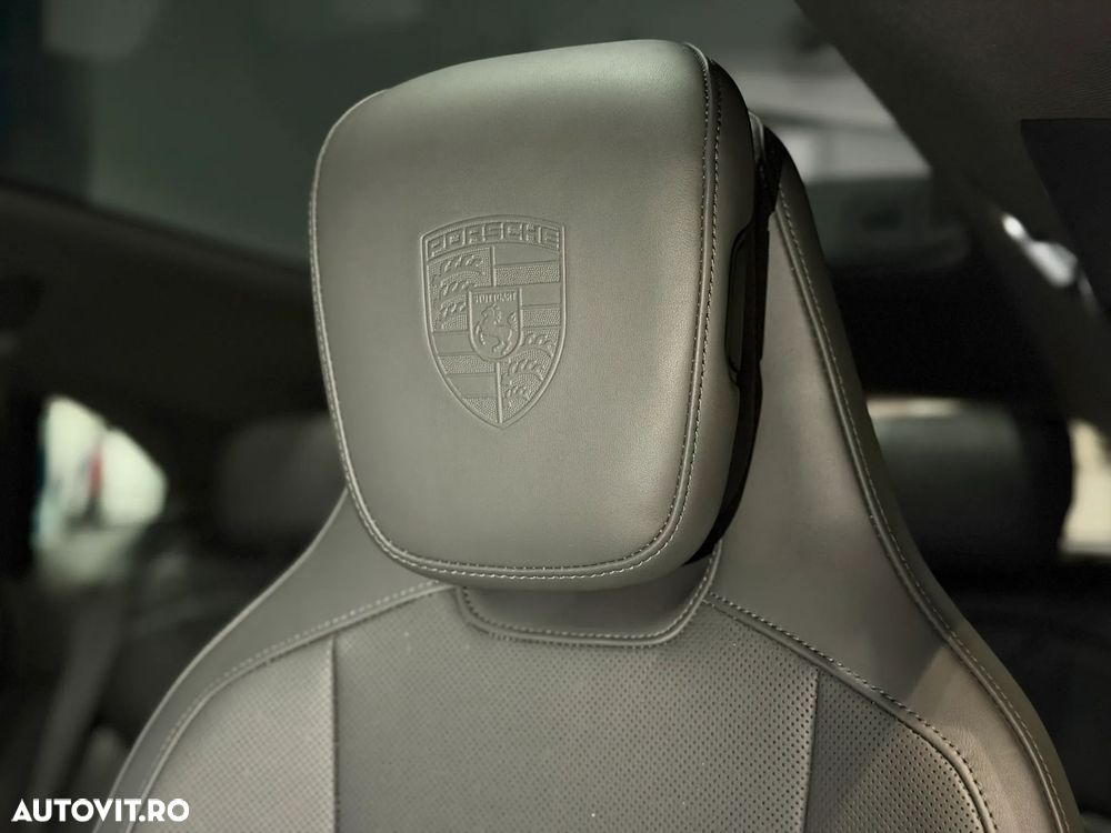 Porsche Taycan 4 - 28