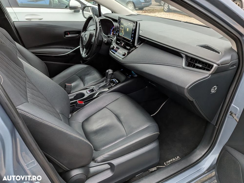 Toyota Corolla Sedan 1.8 HSD Exclusive - 19