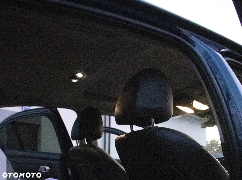 BMW Seria 3 320d xDrive Luxury Line - 14