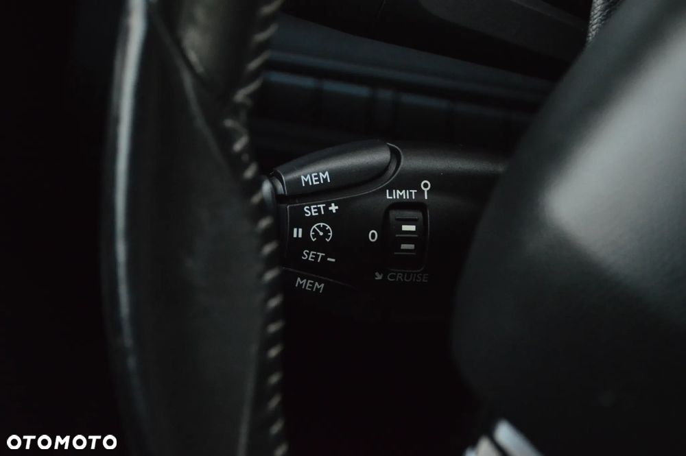 Peugeot 308 155 THP Allure - 22