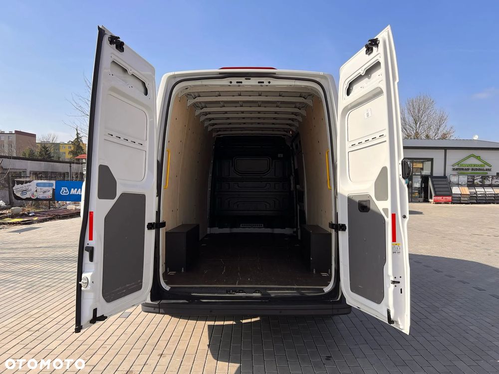 Volkswagen Crafter L3H2 2,0 TDi - 18