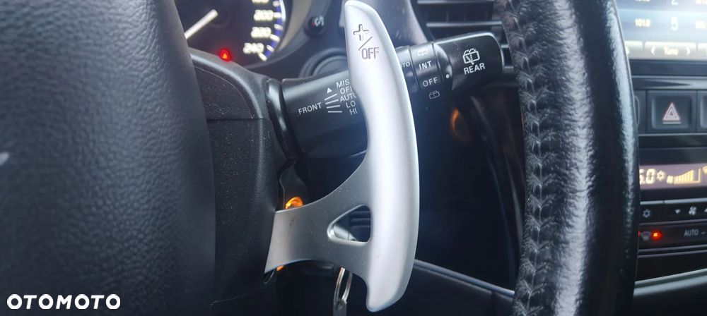 Mitsubishi Outlander 2.0 Intense 4WD CVT - 23