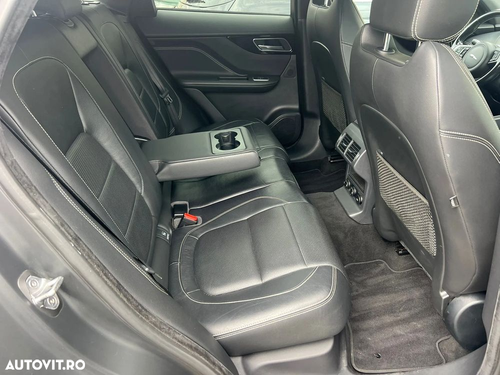 Jaguar F-Pace 20d AWD Aut. R-Sport - 27