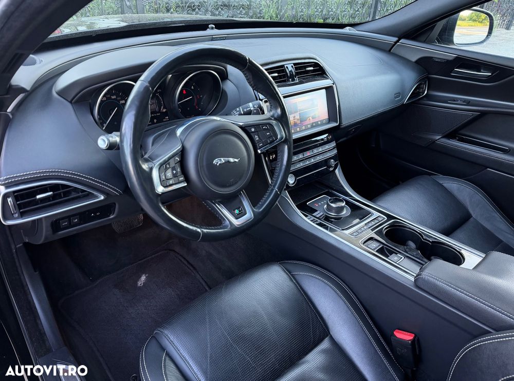 Jaguar XE 20d Aut. R-Sport - 11