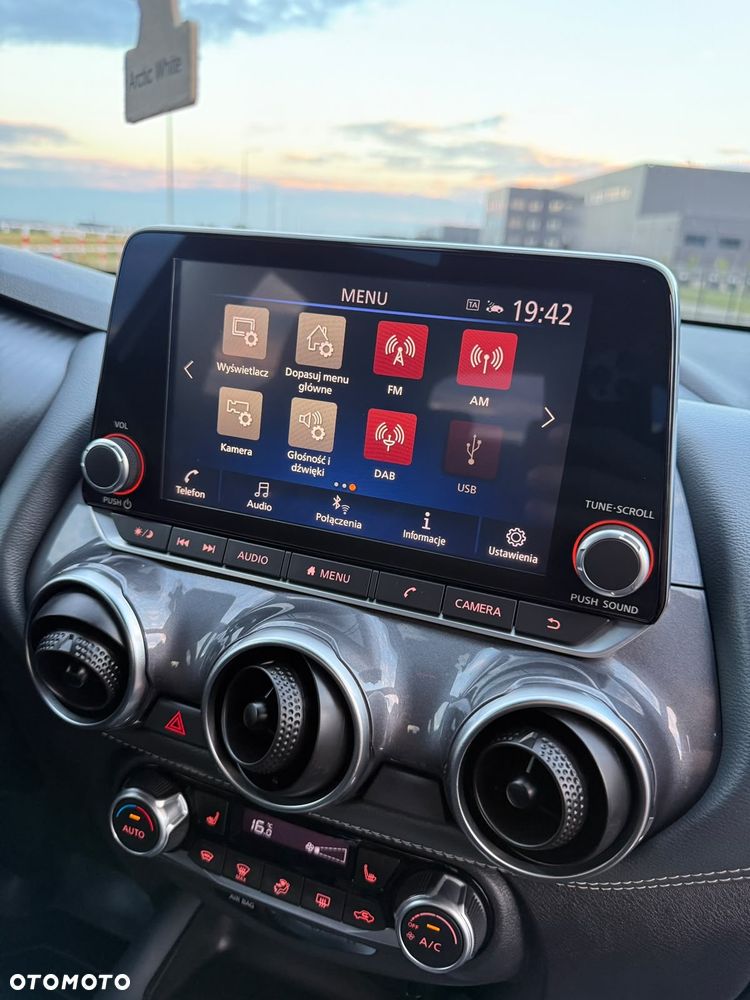 Nissan Juke 1.0 DIG-T N-Connecta - 27