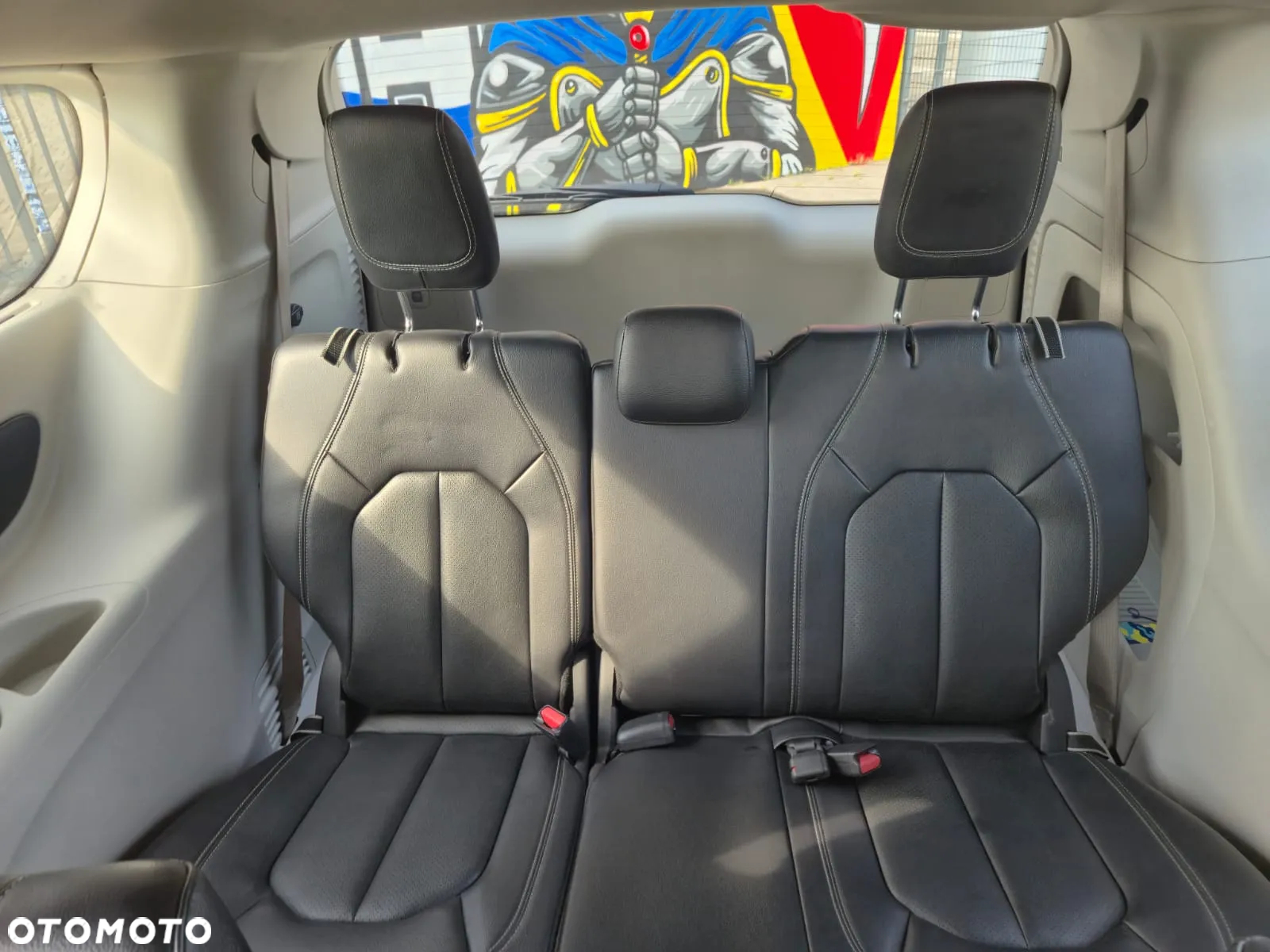 Chrysler Pacifica - 9