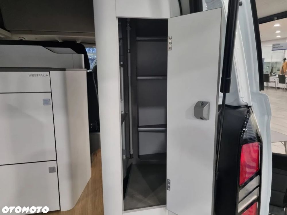 Ford Custom Nugget Camper - 9