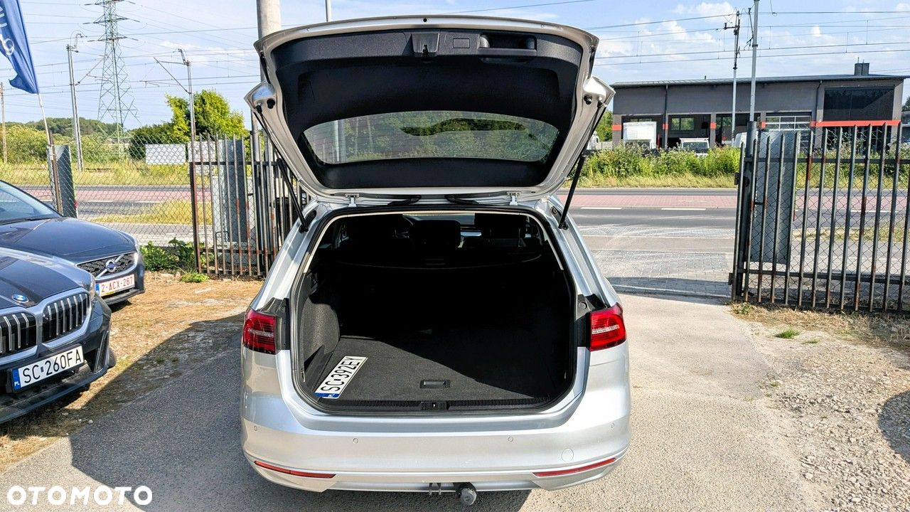 Volkswagen Passat - 33