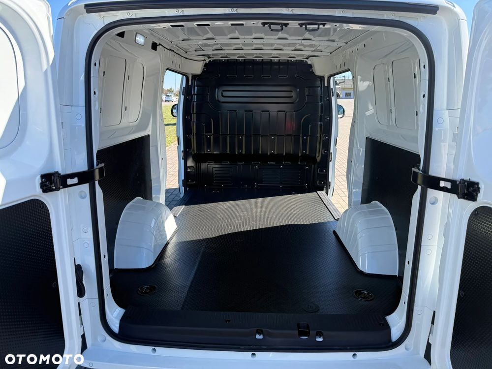 Maxus eDeliver 5 - 6