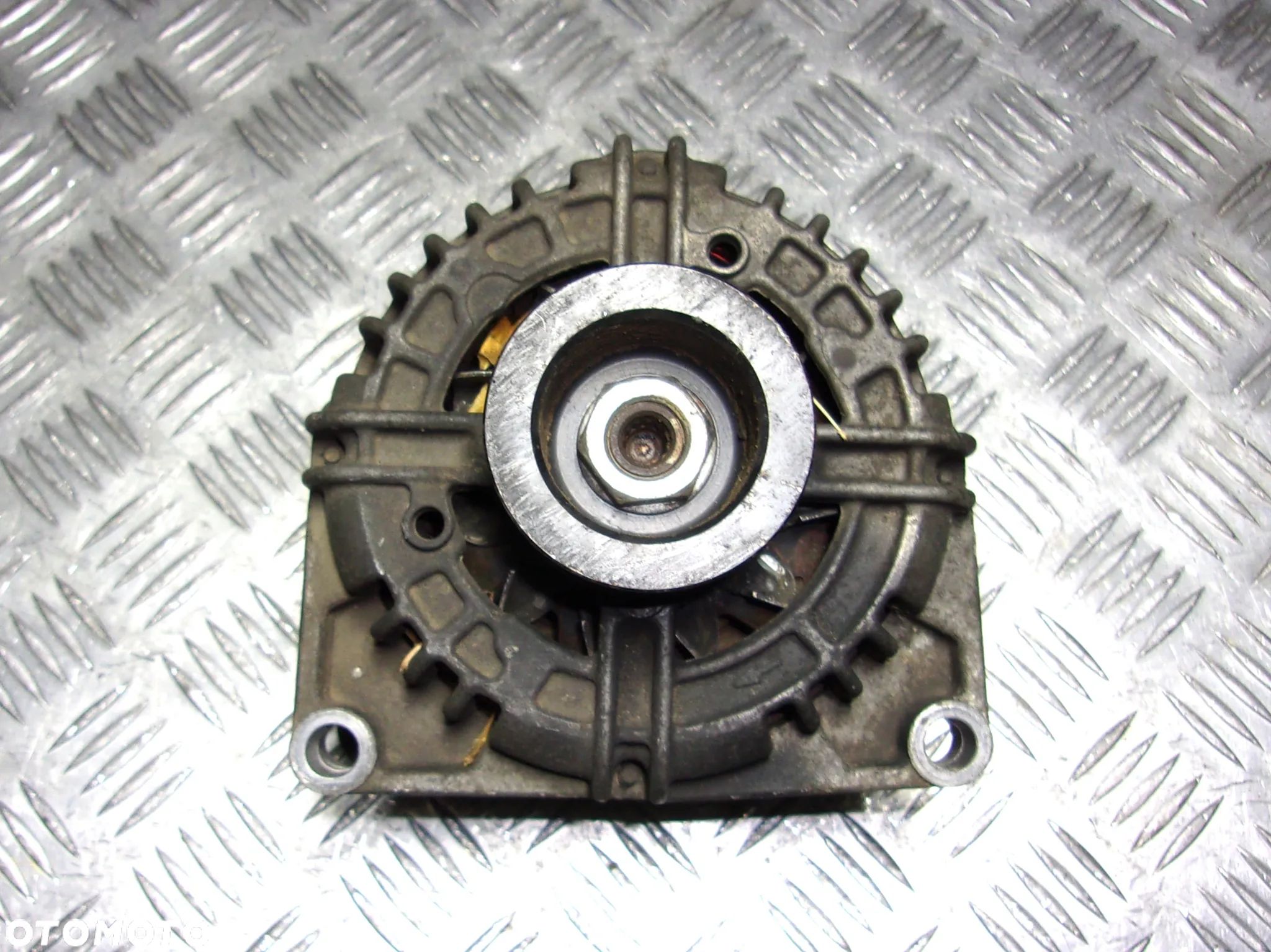 Astra H Meriva A Signum Vectra C Zafira B alternator 1.6 1.8 1.9 CDTI 2.0 2.2 GDI 2.8 V6 3.0 CDTI - 1