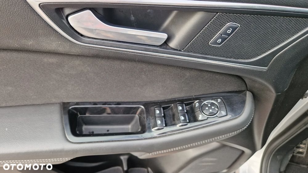 Ford S-Max - 16