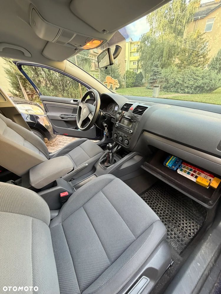 Volkswagen Golf 1.6 Comfortline - 23