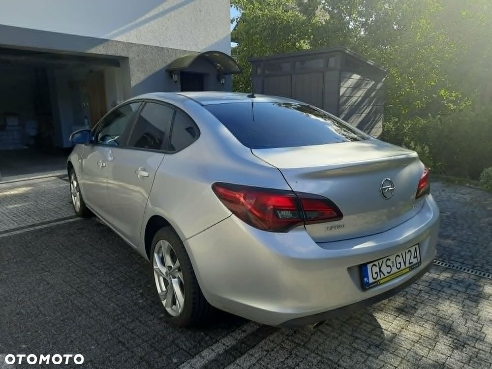 Opel Astra 1.4 T EU6 - 7