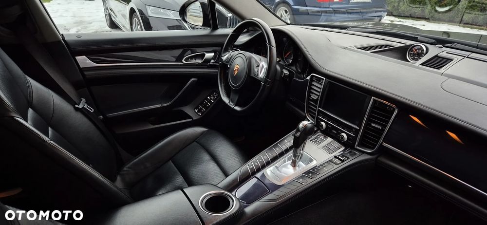 Porsche Panamera Platinum Edition - 3