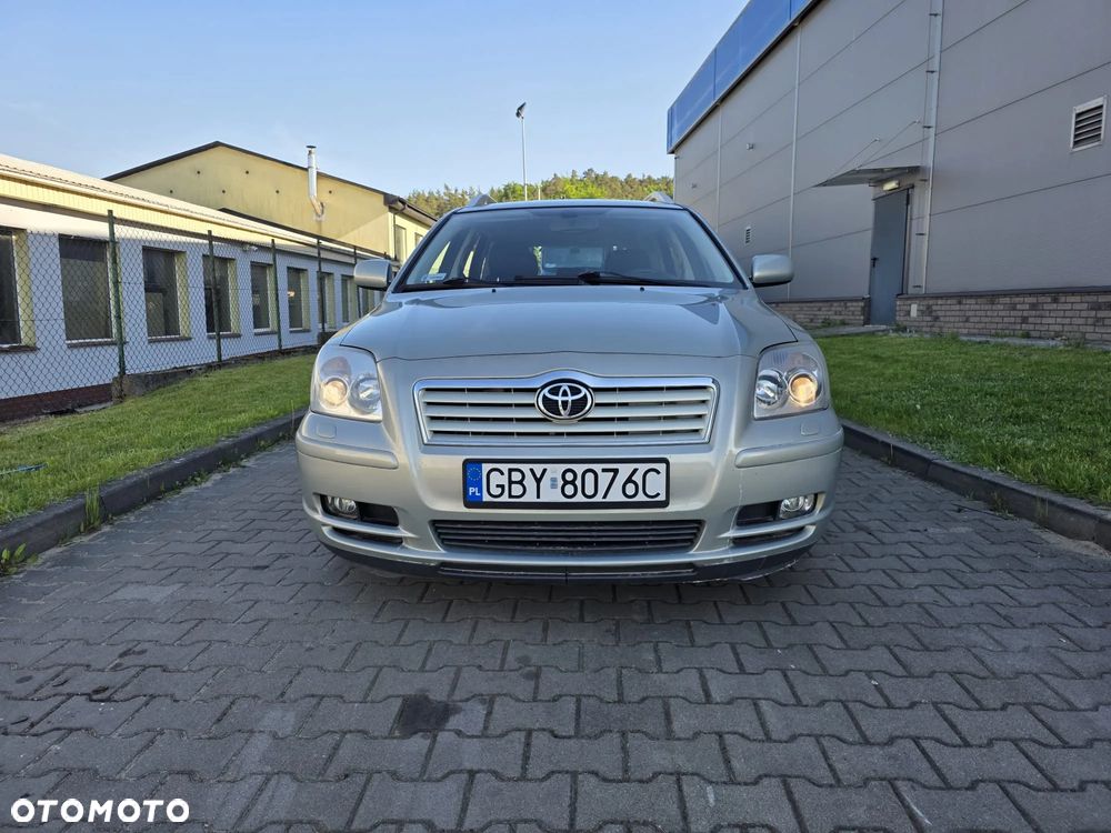 Toyota Avensis 2.0 VVT-i High - 15