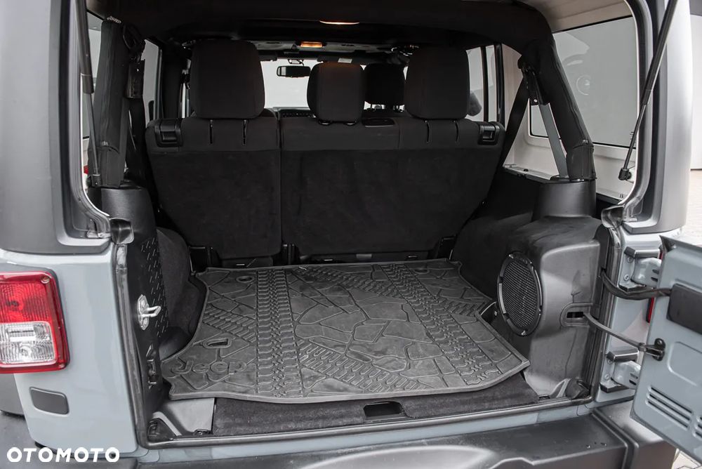 Jeep Wrangler - 24
