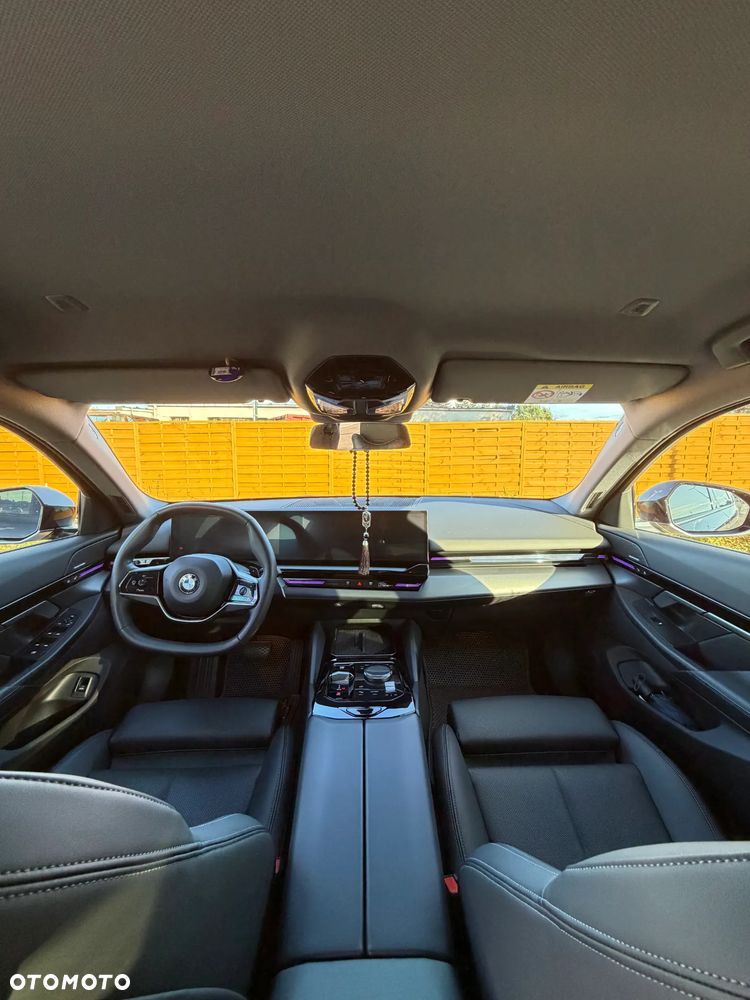 BMW Seria 5 520d mHEV - 17
