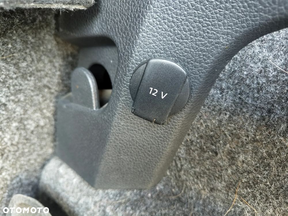 Volkswagen Polo 1.4 16V Trendline - 36