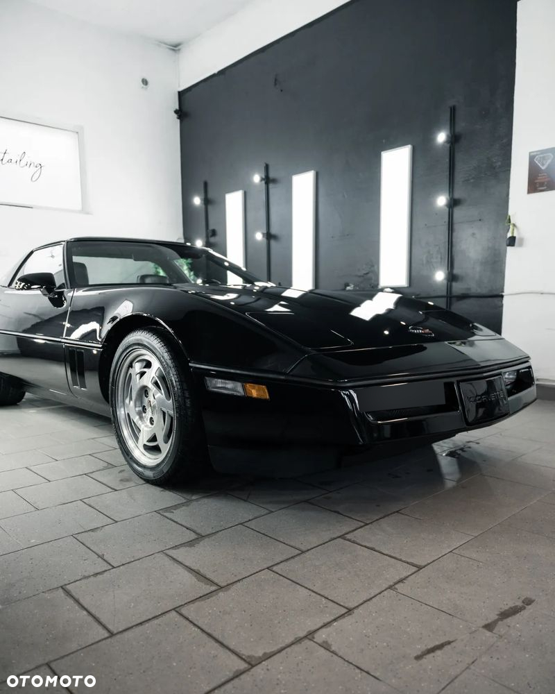 Chevrolet Corvette - 4