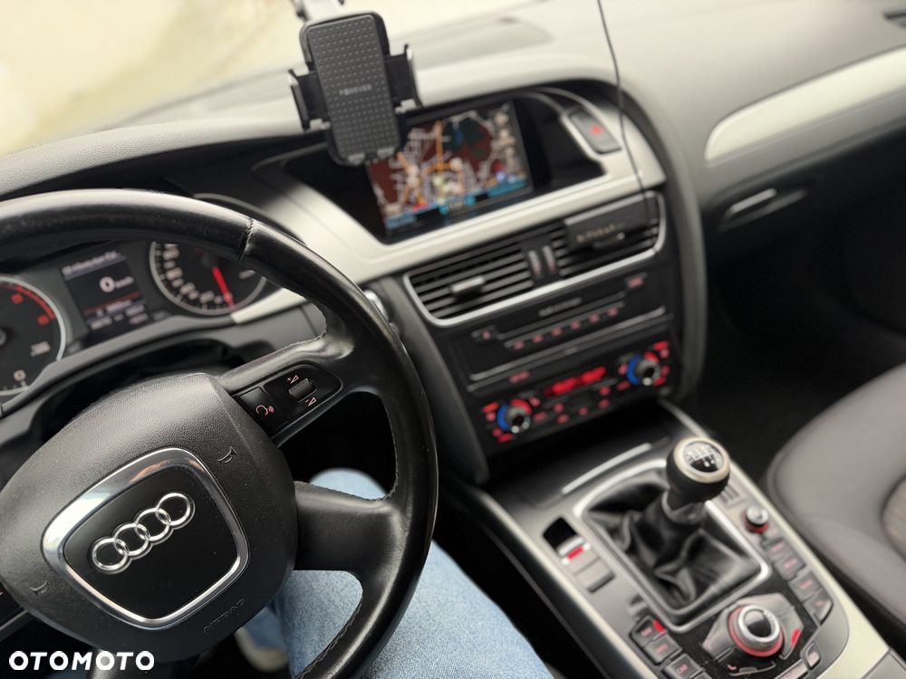 Audi A4 Avant - 8