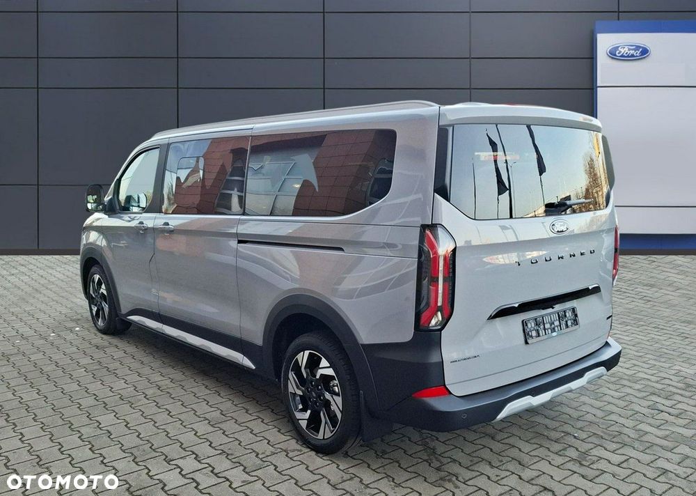 Ford Tourneo Custom - 4