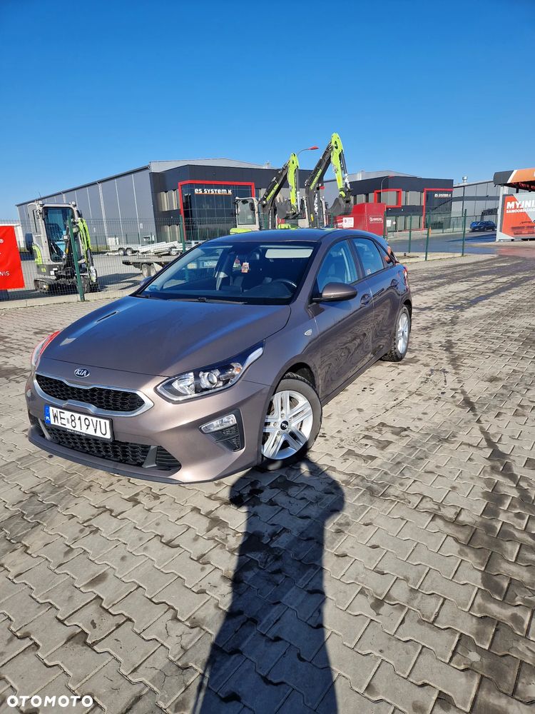 Kia Ceed 1.4 L - 6