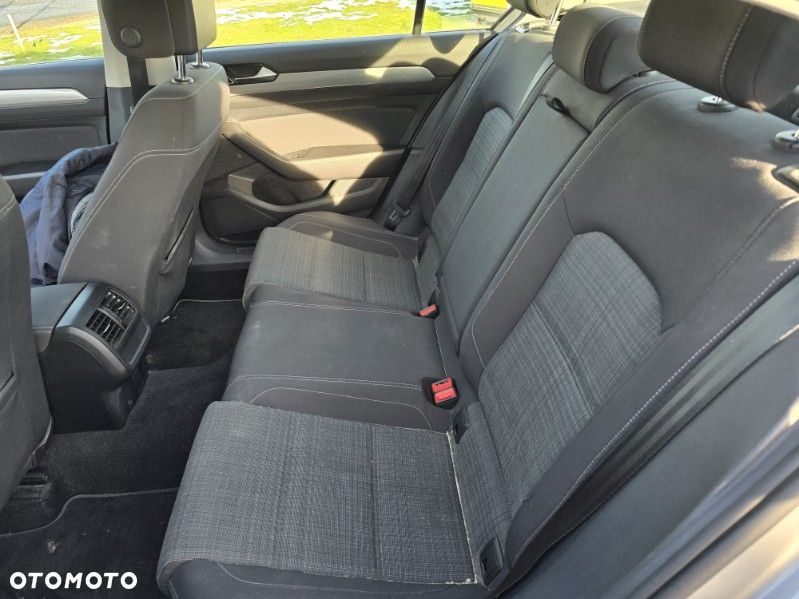 Volkswagen Passat 2.0 TSI Business DSG - 8