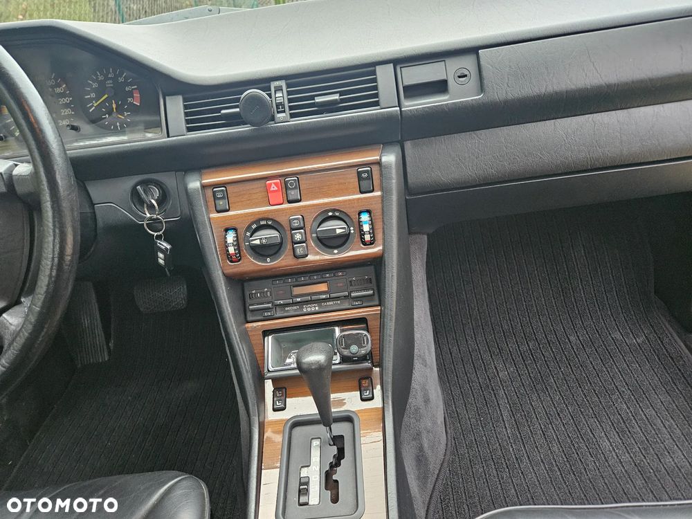 Mercedes-Benz W124 (1984-1993) - 16